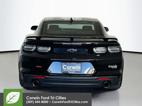 Used 2022 Chevrolet Camaro SS RWD image 13