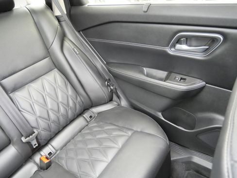Used 2024 Nissan Rogue Platinum w/ Platinum Premium Package AWD/4WD image 14