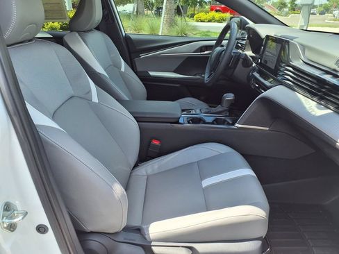 Used 2025 Toyota Camry SE w/ Convenience Package FWD image 13