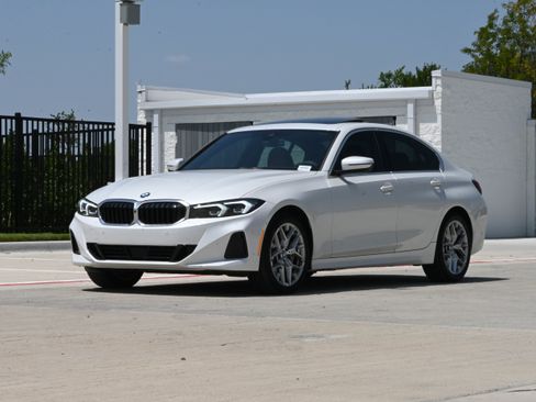 Used 2026 BMW 330i xDrive Sedan w/ Premium Package AWD/4WD image 5