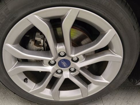 Used 2020 Ford Fusion SE w/ Equipment Group 151A FWD image 31