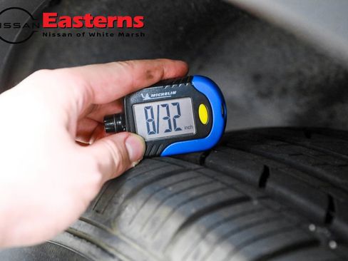 Used 2024 Nissan Pathfinder S image 32