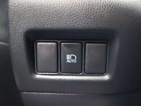 Used 2021 Toyota C-HR XLE FWD image 22