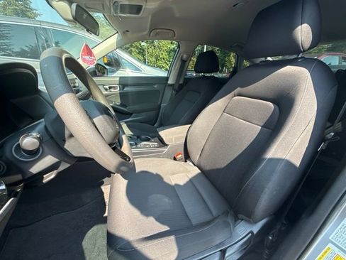 Used 2023 Honda Civic LX image 4