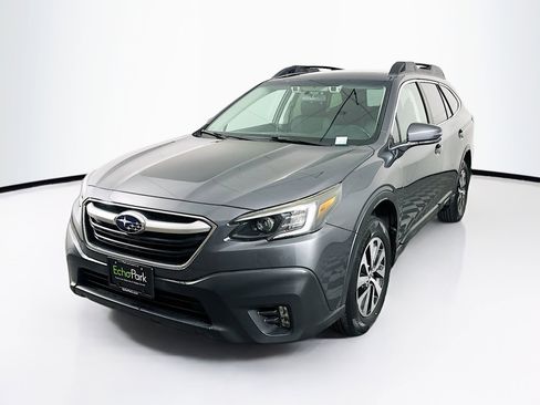 Used 2021 Subaru Outback Premium image 3
