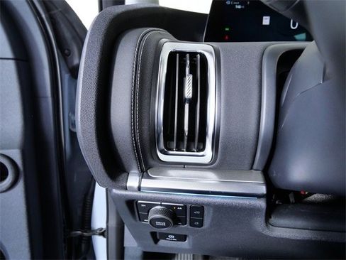 Certified 2025 Ford Expedition Platinum w/ Driver's Package image 25