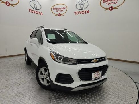Used 2019 Chevrolet Trax LT w/ LT Convenience Package FWD image 1