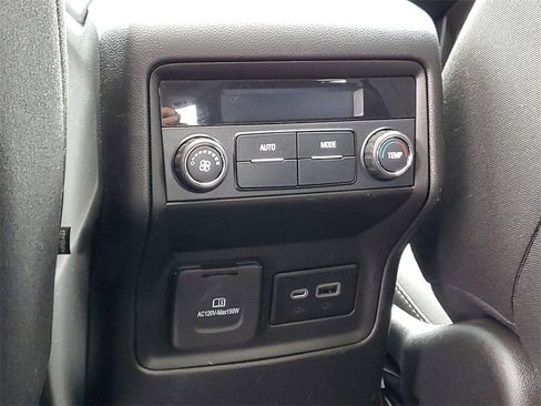 Used 2022 GMC Acadia SLE w/ Driver Convenience Package image 15