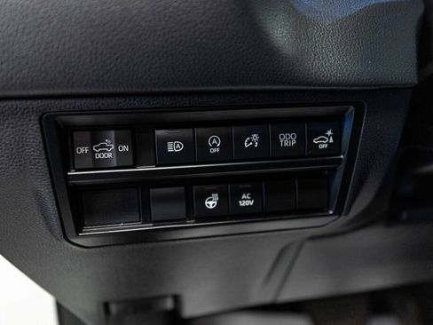 Used 2023 Toyota Tundra Limited AWD/4WD image 11