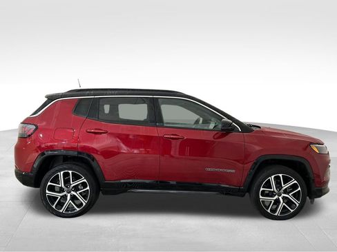 Used 2025 Jeep Compass Limited w/ Elite Group AWD/4WD image 6