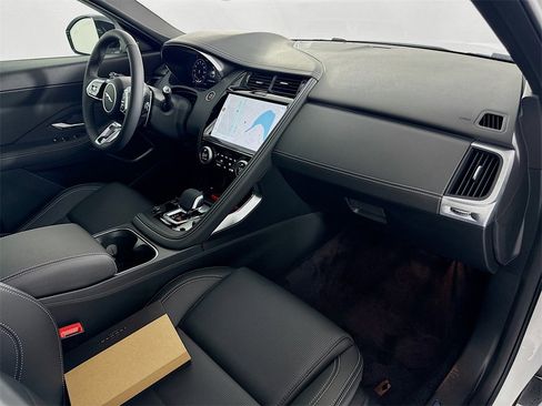 New 2024 Jaguar E-PACE R-Dynamic SE image 30