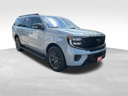 Used 2025 Ford Expedition Max Platinum w/ Stealth Performance Package AWD/4WD image 9