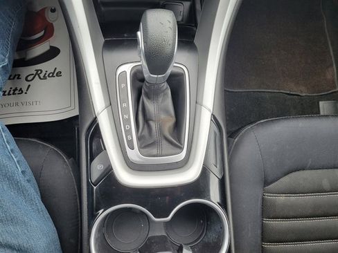 Used 2015 Ford Fusion SE image 14
