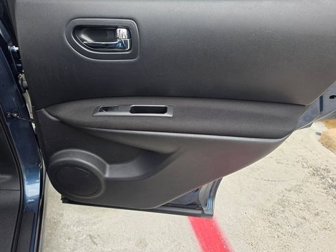 Used 2013 Nissan Rogue SV w/ Premium Pkg FWD image 27