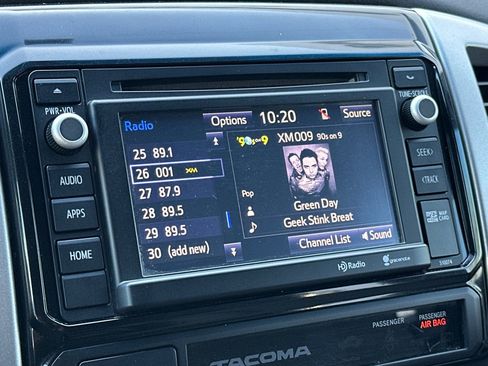 Used 2015 Toyota Tacoma 4x4 Double Cab w/ TRD Off-Road Package image 17