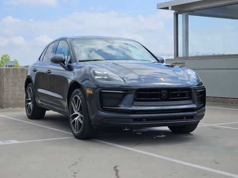 Certified 2026 Porsche Macan image 10