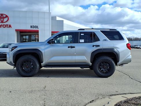 New 2026 Toyota 4Runner TRD Off-Road Premium AWD/4WD image 3