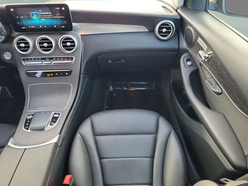 Used 2021 Mercedes-Benz GLC 300 image 30