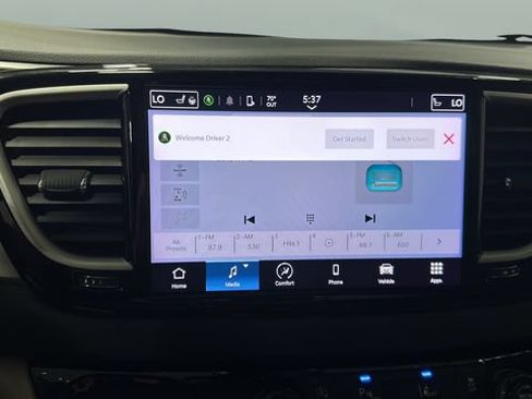 Used 2024 Chrysler Pacifica Touring-L FWD image 14