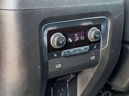 Used 2024 Chevrolet Tahoe Premier AWD/4WD image 20