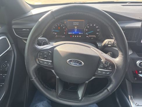 Used 2020 Ford Explorer XLT w/ Equipment Group 202A image 9