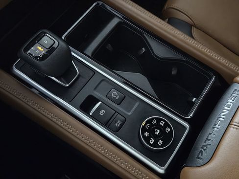 Used 2023 Nissan Pathfinder Platinum AWD/4WD image 18