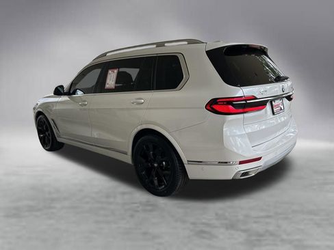 Used 2023 BMW X7 xDrive40i w/ Premium Package AWD/4WD image 4
