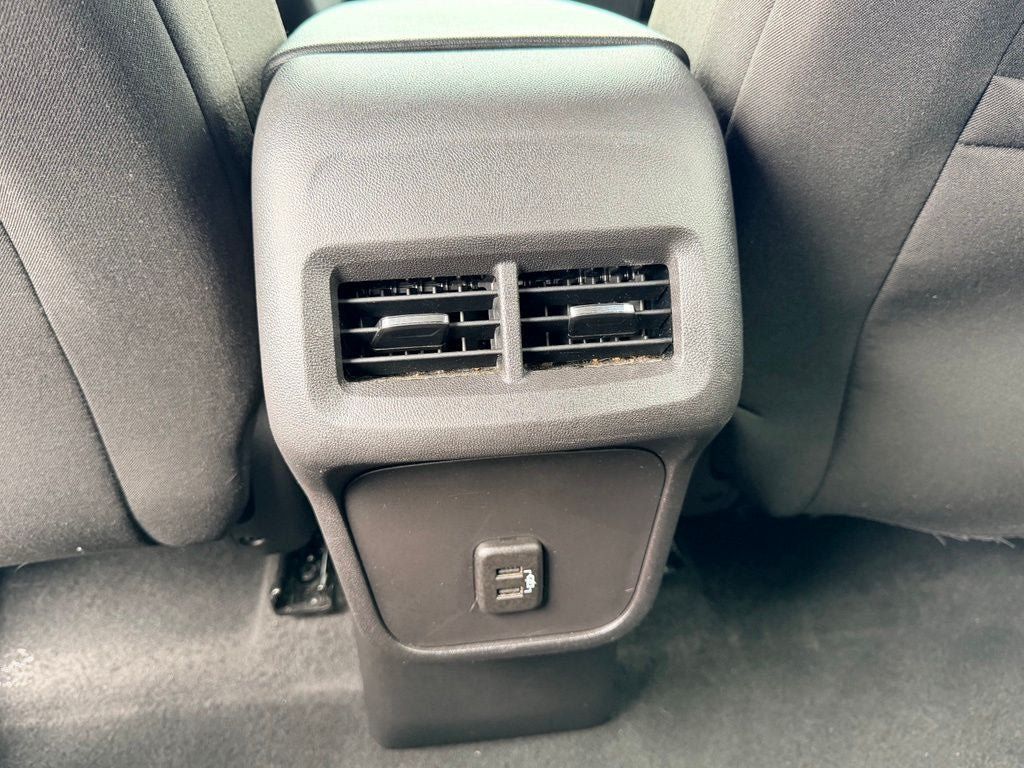Used 2024 Chevrolet Equinox LT FWD image 16