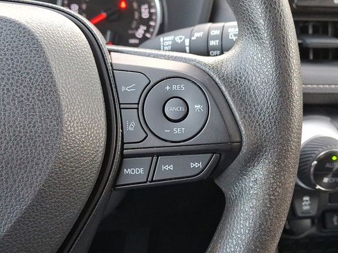 Used 2022 Toyota RAV4 XLE image 21