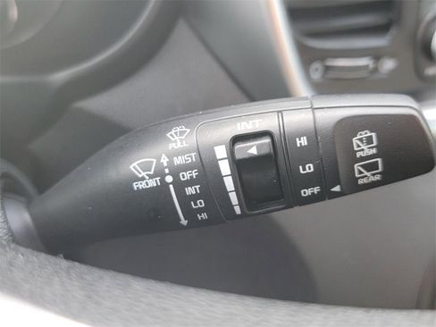 Used 2019 Kia Sorento LX w/ LX Convenience Package image 16