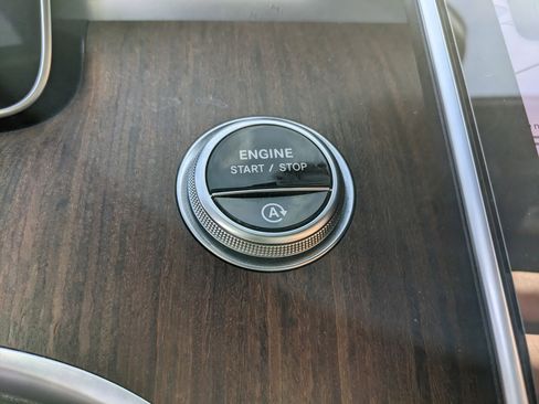 Used 2022 Mercedes-Benz C 300 Sedan image 21