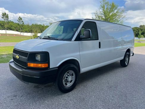 Used 2014 Chevrolet Express 2500 Extended RWD image 5