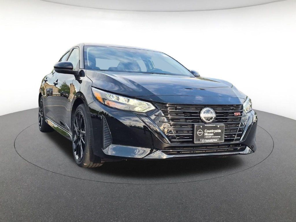 Used 2025 Nissan Sentra SR w/ Midnight Edition FWD image 3