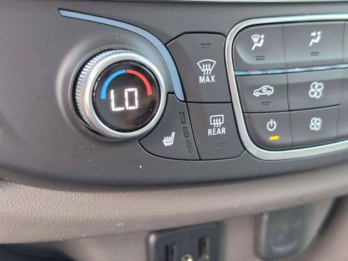 Used 2019 Chevrolet Traverse LT FWD image 28