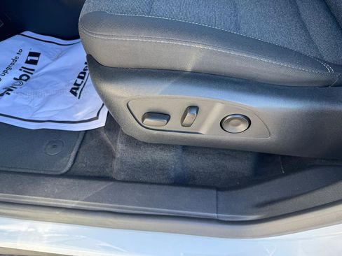 Used 2025 GMC Acadia Elevation image 12