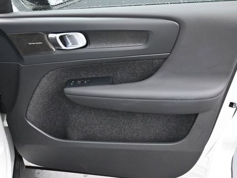 Certified 2023 Volvo XC40 Recharge Ultimate w/ Protection Package Premier image 14