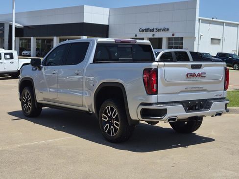 Used 2022 GMC Sierra 1500 AT4 w/ AT4 Preferred Package AWD/4WD image 4