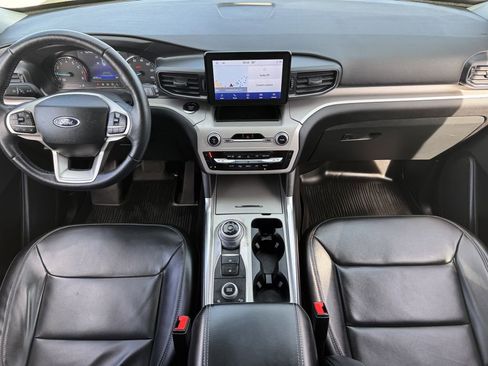 Used 2023 Ford Explorer XLT w/ Equipment Group 202A image 12