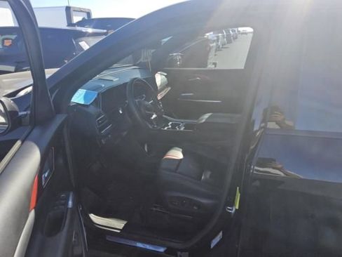 Used 2024 Chevrolet Traverse RS w/ LPO, Floor Liner Package AWD/4WD image 3