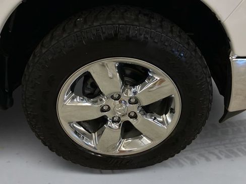 Used 2019 RAM 1500 Big Horn AWD/4WD image 16