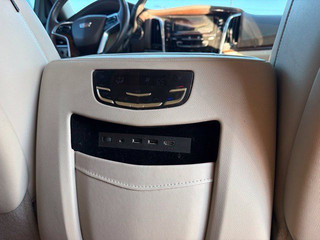 Used 2017 Cadillac Escalade Luxury RWD image 15