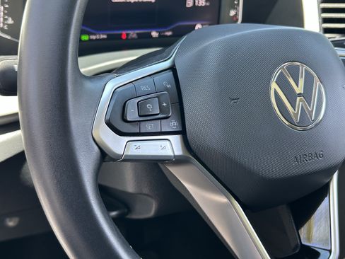 Used 2023 Volkswagen Atlas SE AWD/4WD image 28