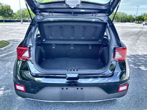 Used 2024 Hyundai Venue SEL FWD image 25