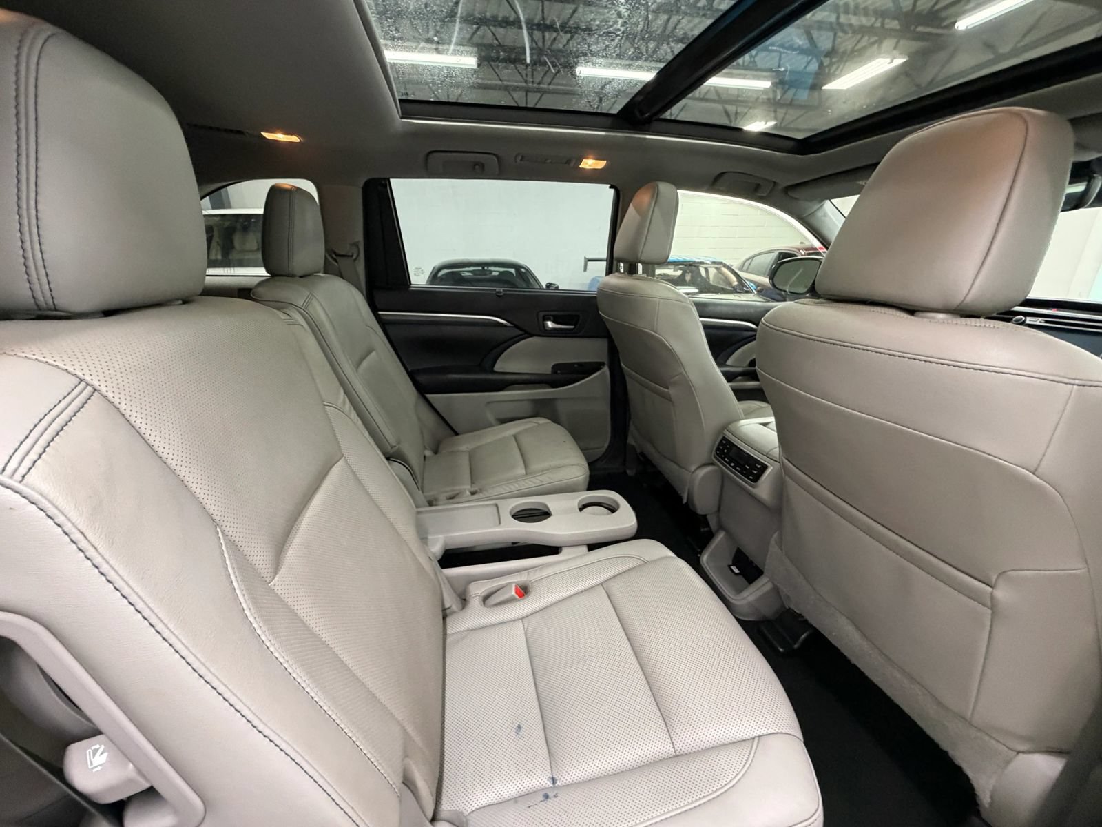 Used 2018 Toyota Highlander Limited Platinum AWD/4WD image 20