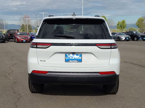 New 2026 Jeep Grand Cherokee Limited AWD/4WD image 13