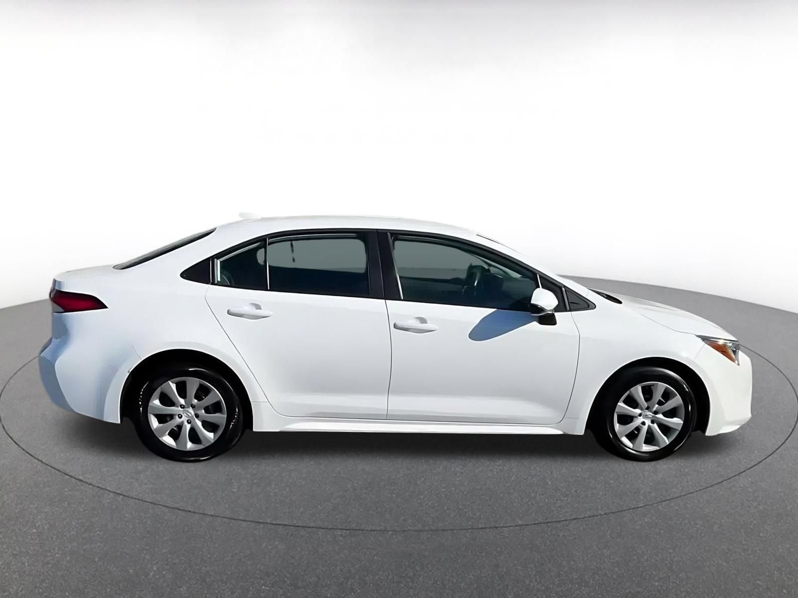 Used 2025 Toyota Corolla LE FWD image 14