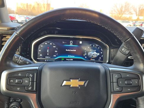 Used 2022 Chevrolet Silverado 1500 LT AWD/4WD image 32