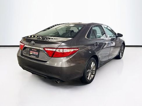 Used 2016 Toyota Camry SE image 6