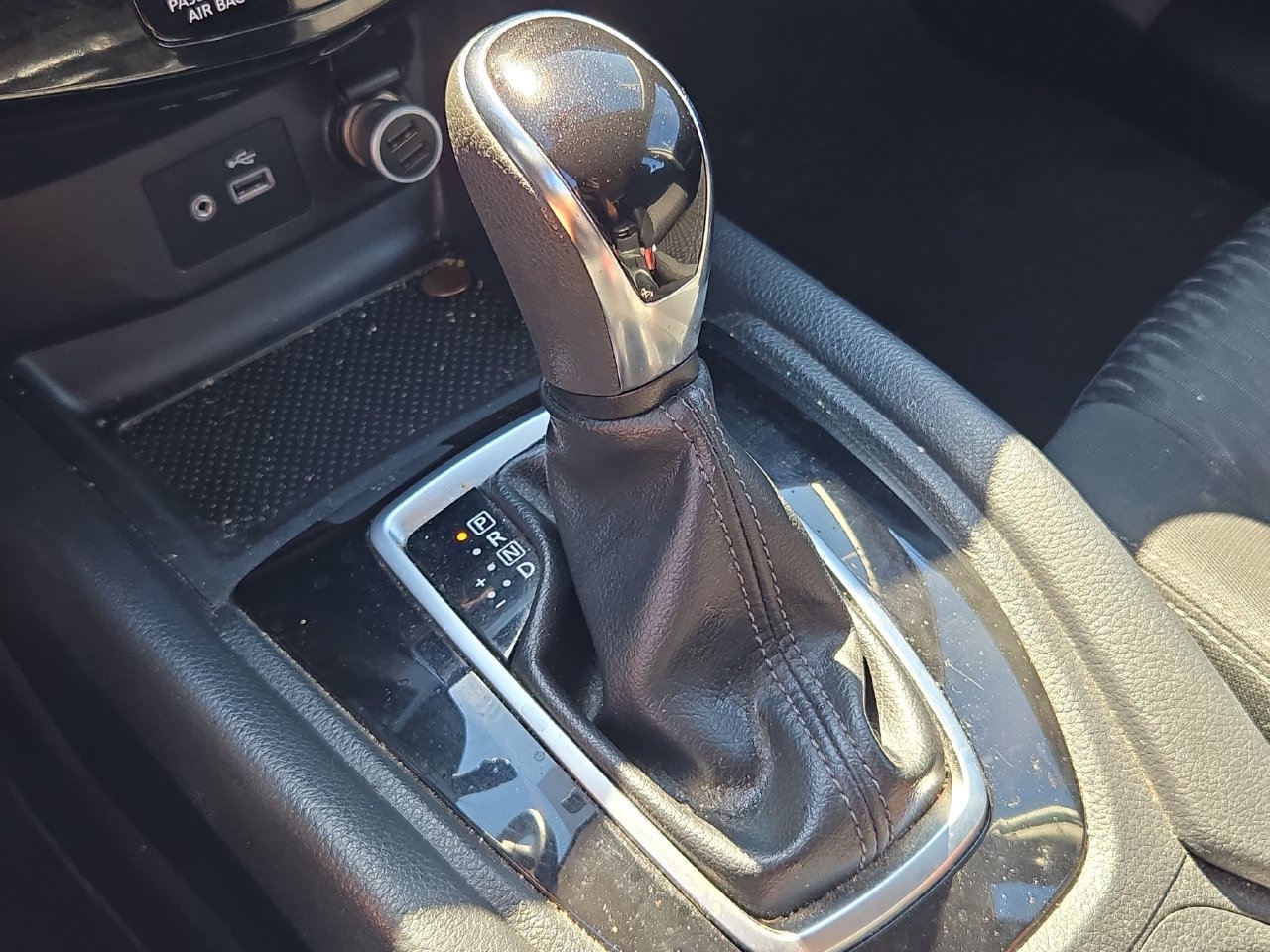 Used 2018 Nissan Rogue S FWD image 17
