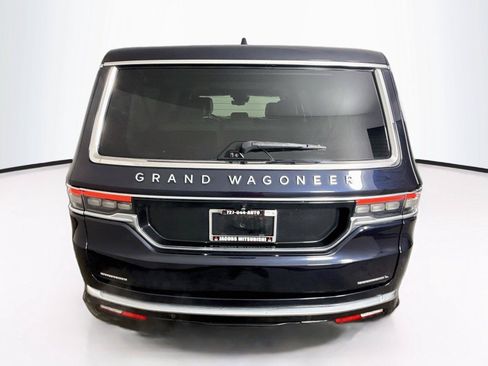 Used 2023 Jeep Grand Wagoneer L Series II w/ Flexible Seating Group AWD/4WD image 4